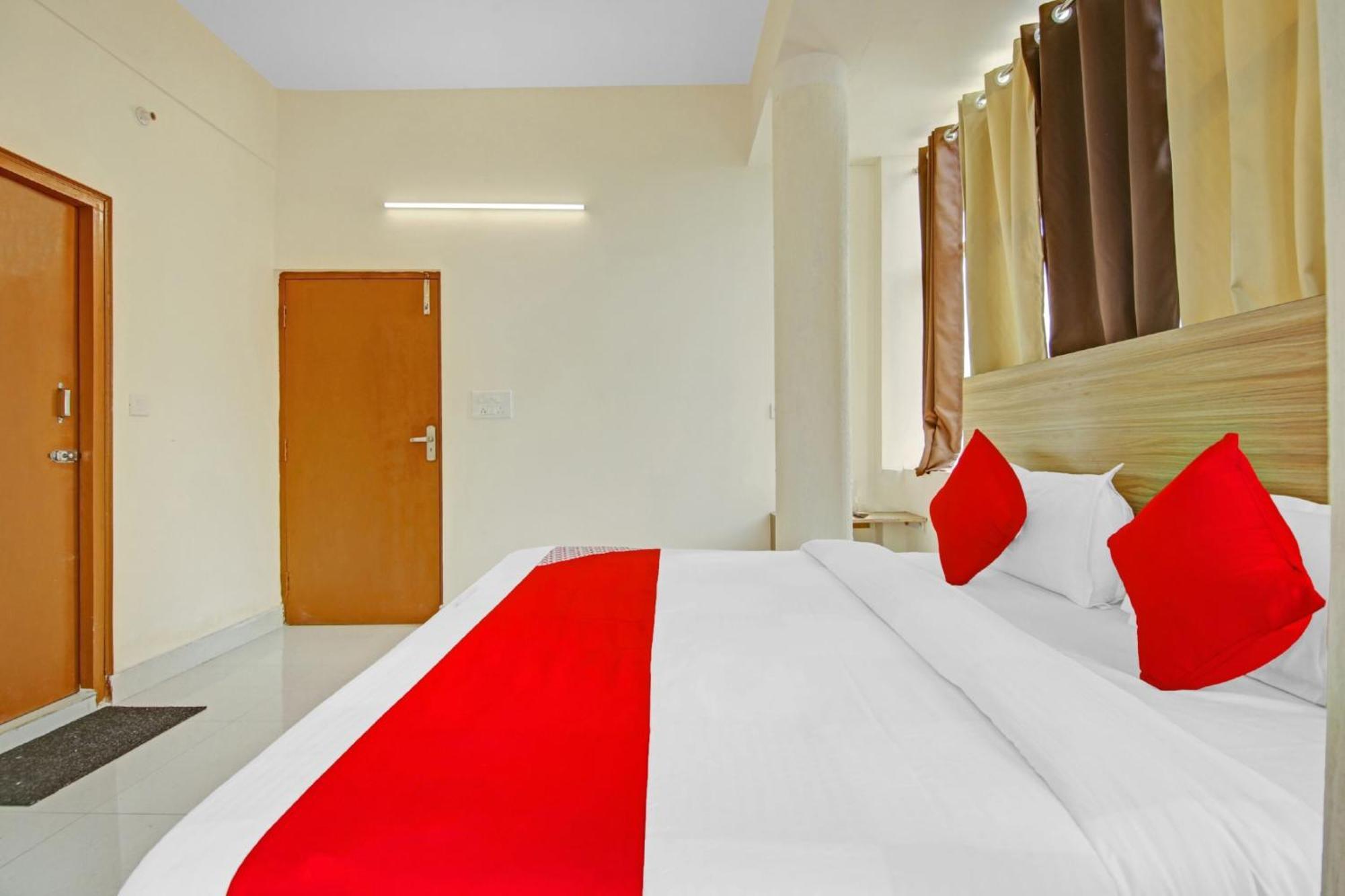Oyo Flagship 80772 Hotel The Grand Rdc Газиабад Экстерьер фото